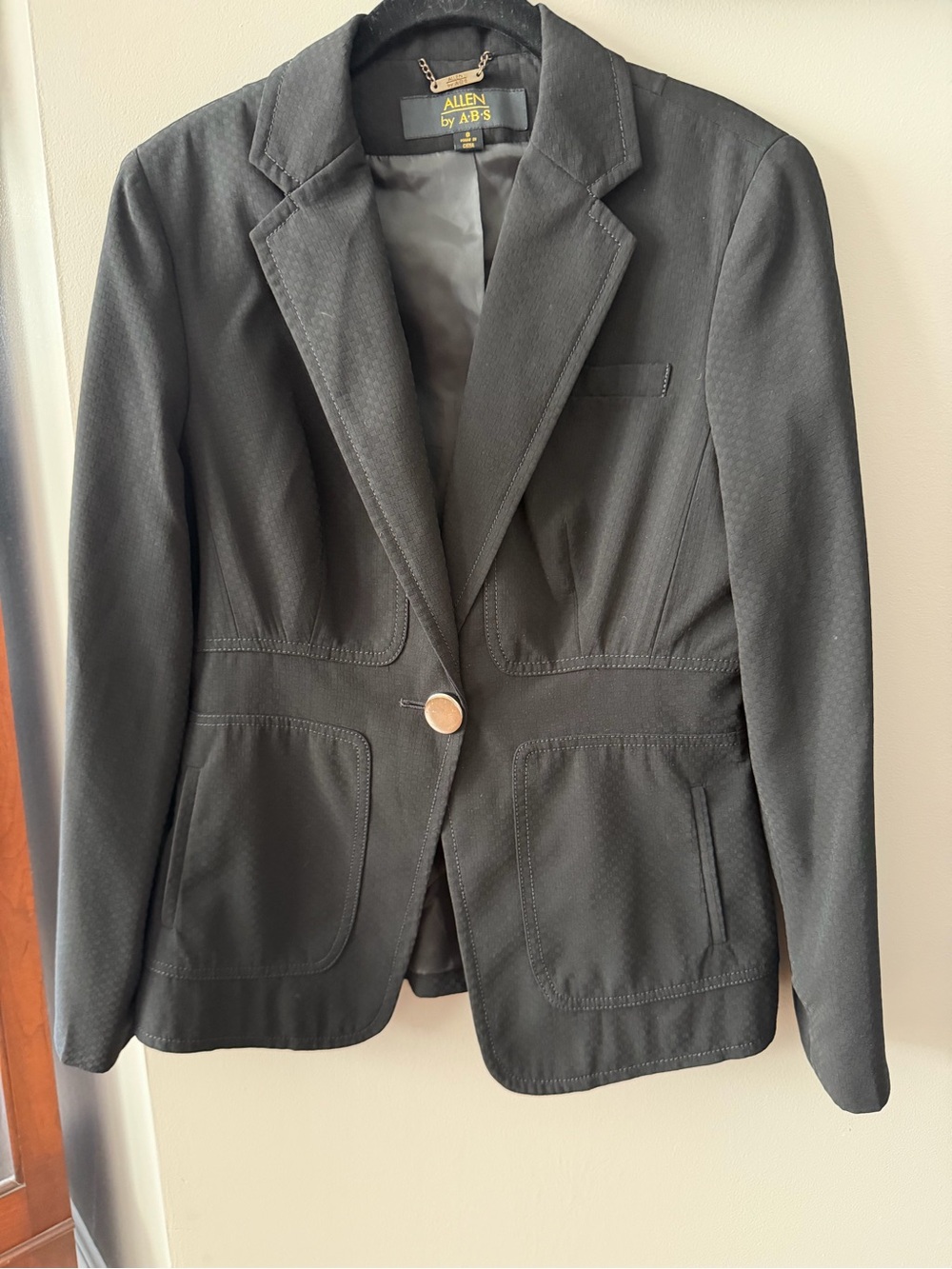 Allen B. by Allen Schwartz Black Single-Button Tailored Blazer. Size 8